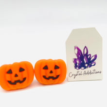 Load image into Gallery viewer, Beads - Silicone Focal Reduced to Clear