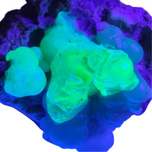 Load image into Gallery viewer, Mexican Hyalite Opal # 134