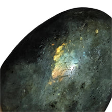 Load image into Gallery viewer, Labradorite Egg # 96