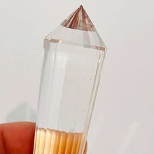Load image into Gallery viewer, Clear Quartz Vogel #111