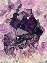 Load image into Gallery viewer, Amethyst Geode #85