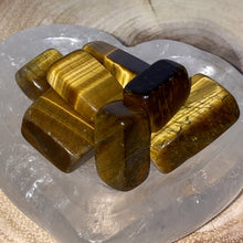 Load image into Gallery viewer, Tiger's Eye Tumble