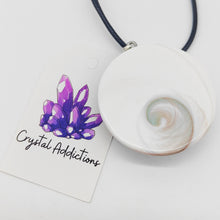 Load image into Gallery viewer, Round Shiva Shell Pendants