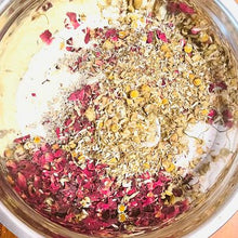 Load image into Gallery viewer, Bath Salts + Crystals - Rose Quartz