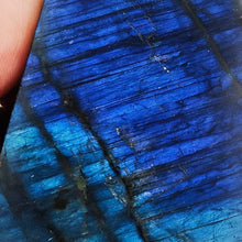 Load image into Gallery viewer, Labradorite Point # 46
