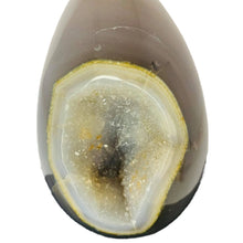 Load image into Gallery viewer, Agate Druzy Egg # 157
