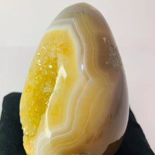 Load image into Gallery viewer, Agate Druzy Egg # 40
