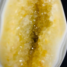 Load image into Gallery viewer, Agate Druzy Egg # 40
