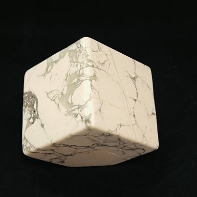 Howlite Standing Cube #65