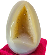 Load image into Gallery viewer, Agate Druzy Egg # 76
