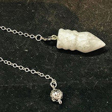 Load image into Gallery viewer, Howlite Pendulums
